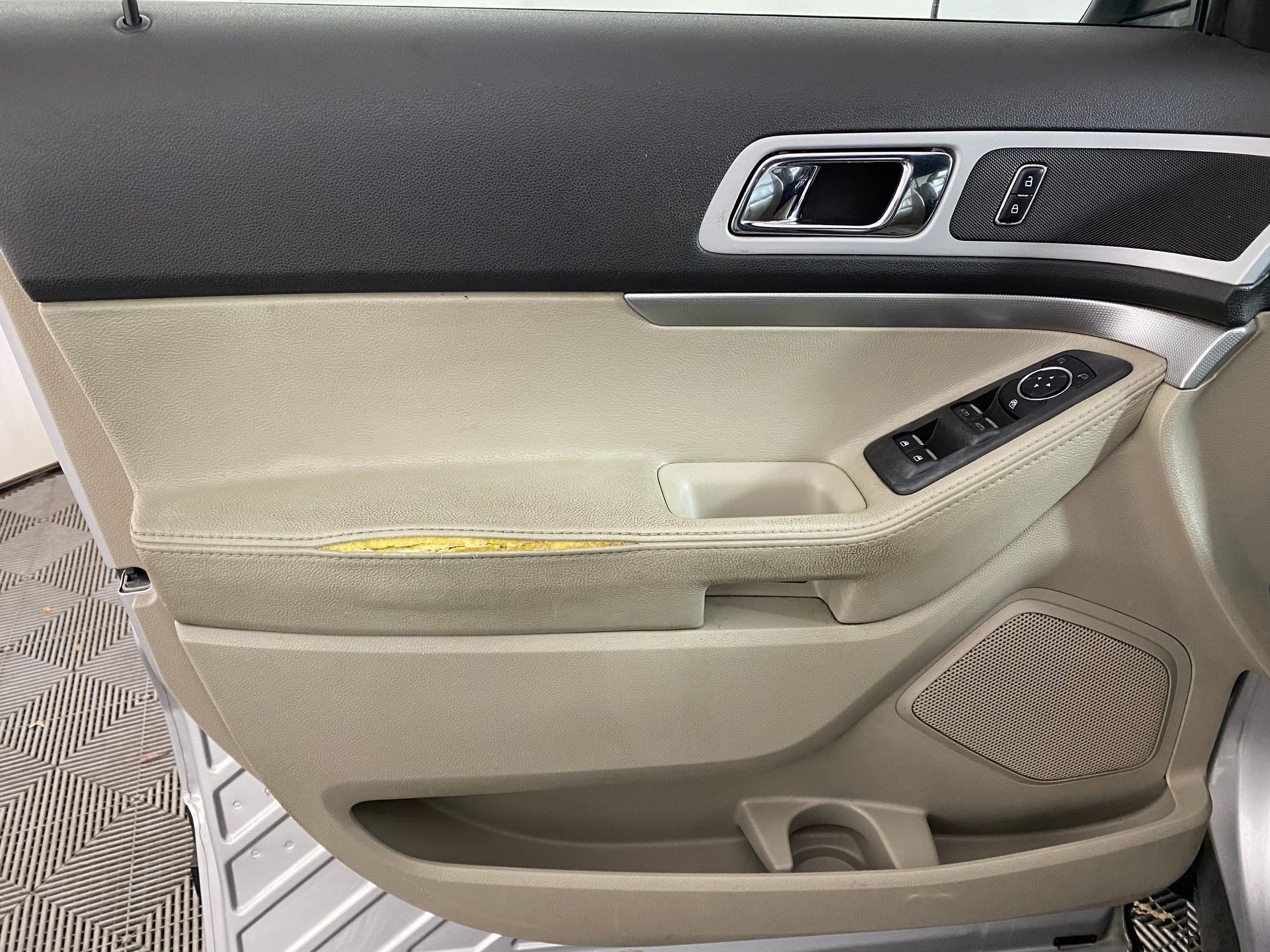 Used 2011 Ford Explorer XLT w/ 202A Rapid Spec Order Code image 11