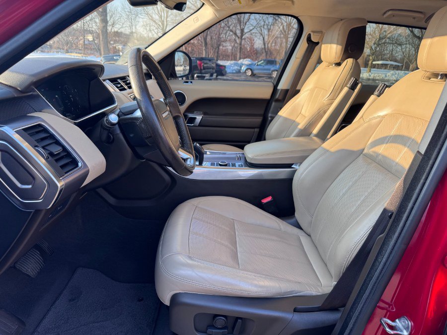 Used 2018 Land Rover Range Rover Sport HSE image 11