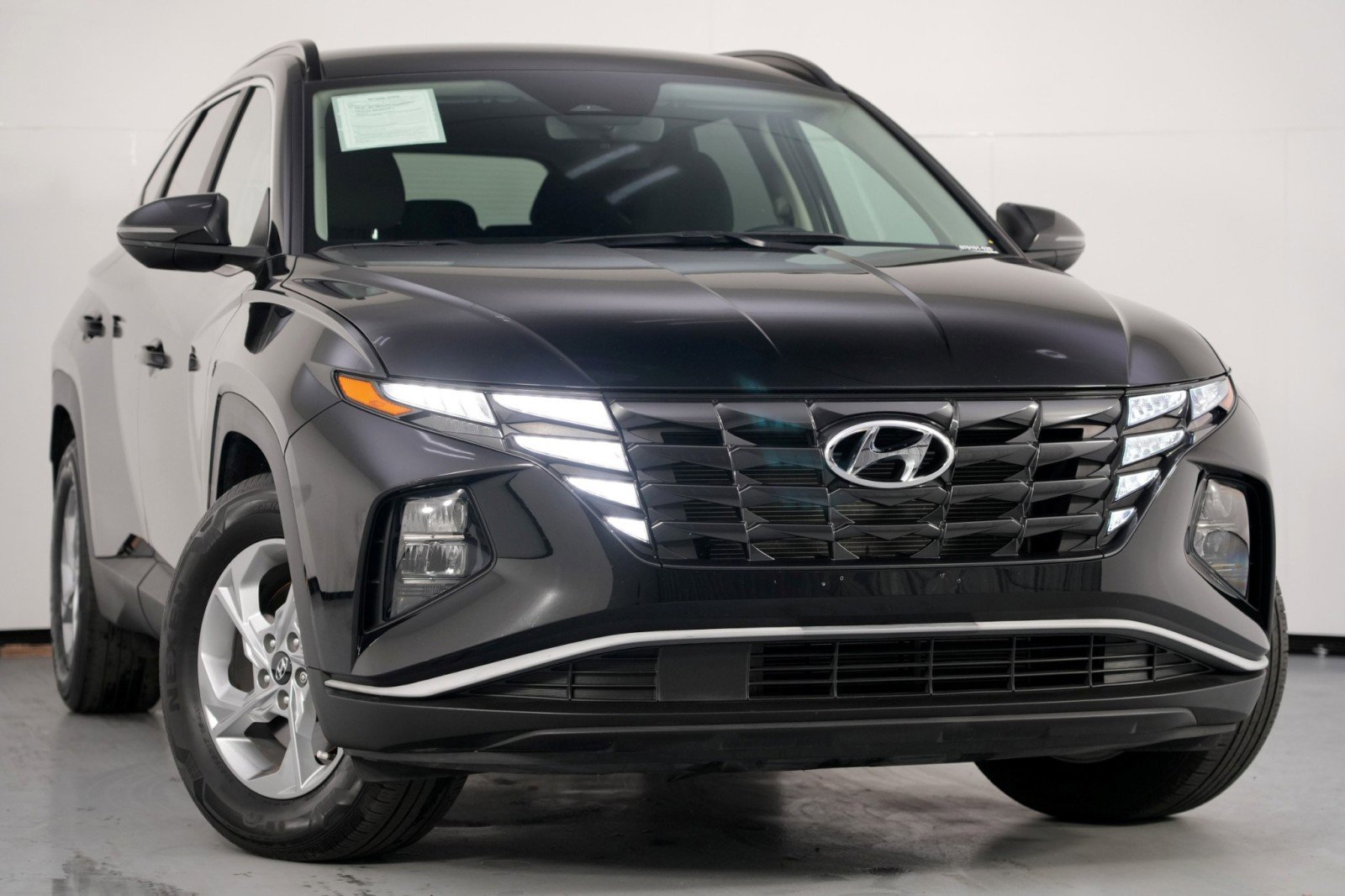 Used 2022 Hyundai Tucson SEL w/ Cargo Package image 2
