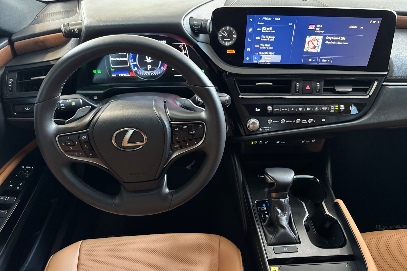 Certified 2025 Lexus ES 350 w/ Premium Package FWD image 18