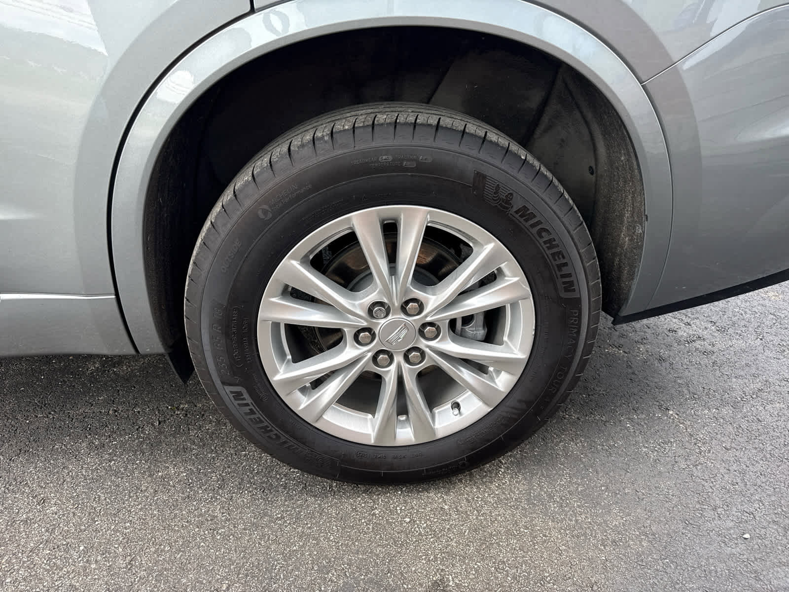 Used 2024 Cadillac XT6 Luxury w/ LPO, Floor Liner Package image 4