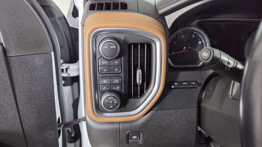 Used 2020 Chevrolet Silverado 2500 High Country w/ Z71 Off-Road Package AWD/4WD image 19
