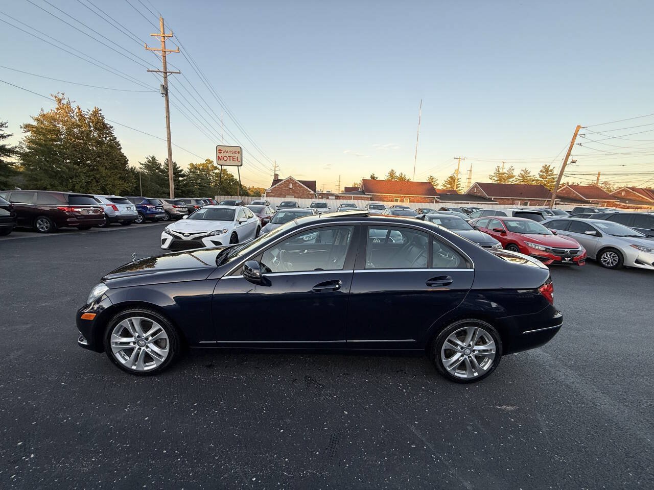 Used 2013 Mercedes-Benz C 300 4MATIC Sedan image 4