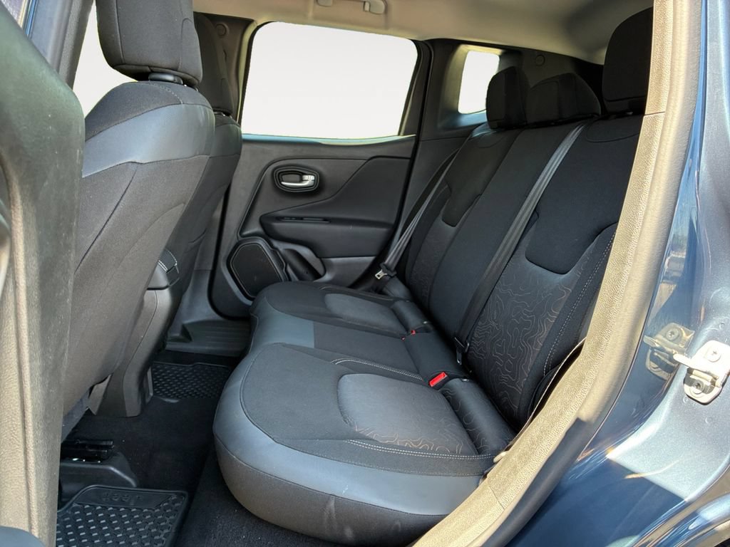 Used 2023 Jeep Renegade Latitude AWD/4WD image 13
