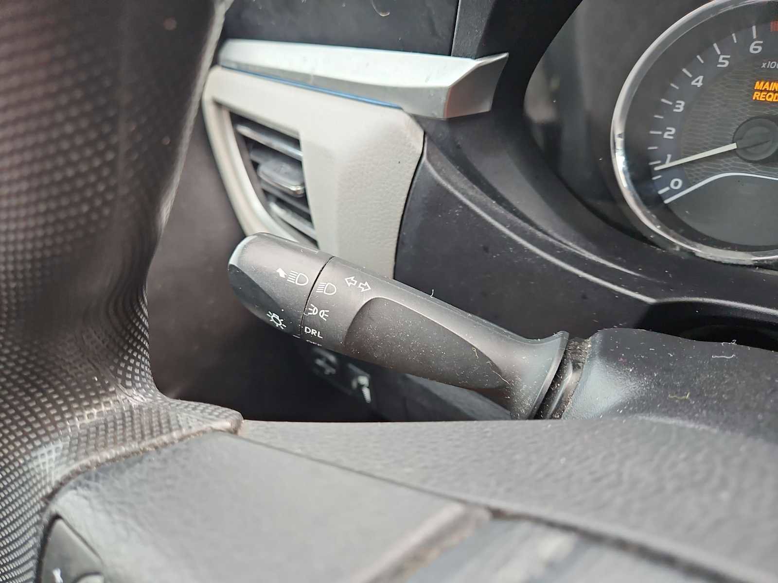 Used 2014 Toyota Corolla LE image 25