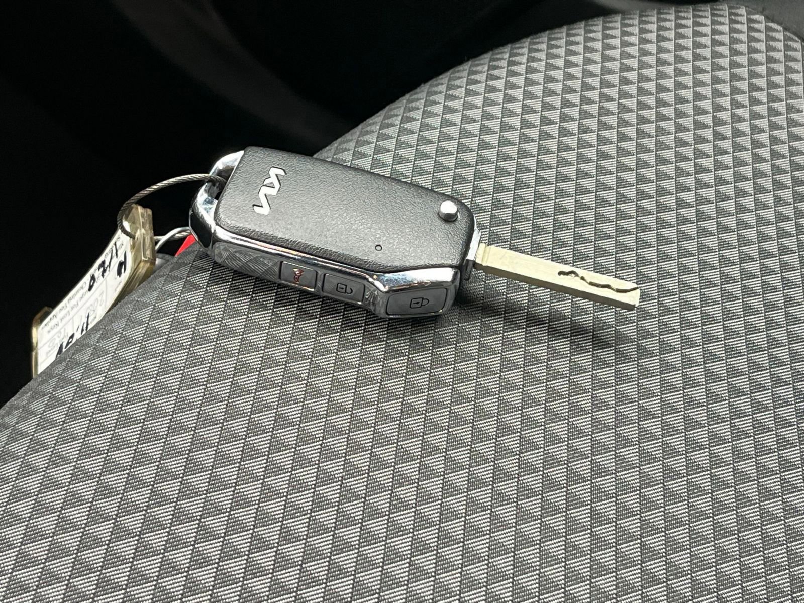 Used 2025 Kia Soul LX w/ LX Technology Package FWD image 21