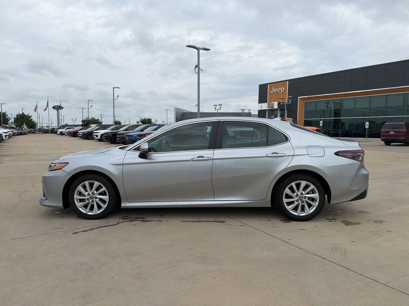 Used 2024 Toyota Camry LE FWD image 2