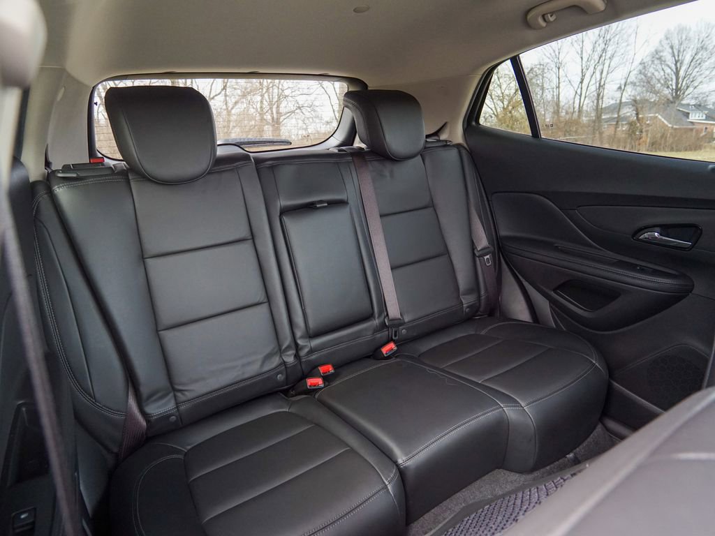 Used 2019 Buick Encore Essence image 28