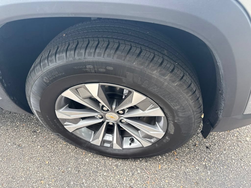 Used 2025 Chevrolet Equinox LT w/ Safety and Technology Package AWD/4WD image 5