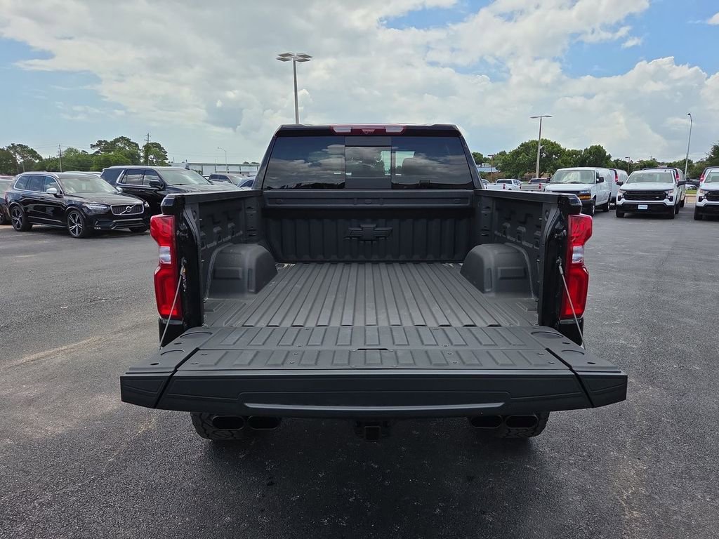 New 2026 Chevrolet Silverado 1500 ZR2 w/ Dark Appearance Package AWD/4WD image 19