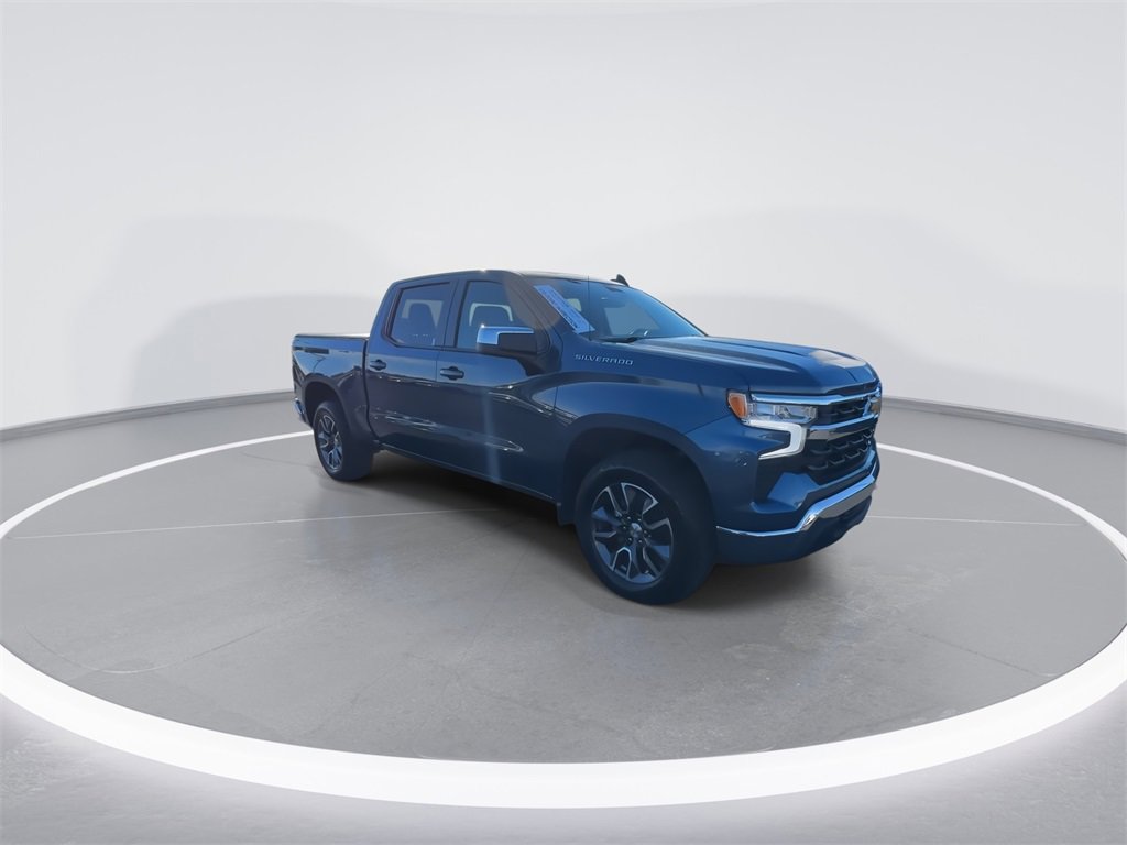 Used 2024 Chevrolet Silverado 1500 LT image 2