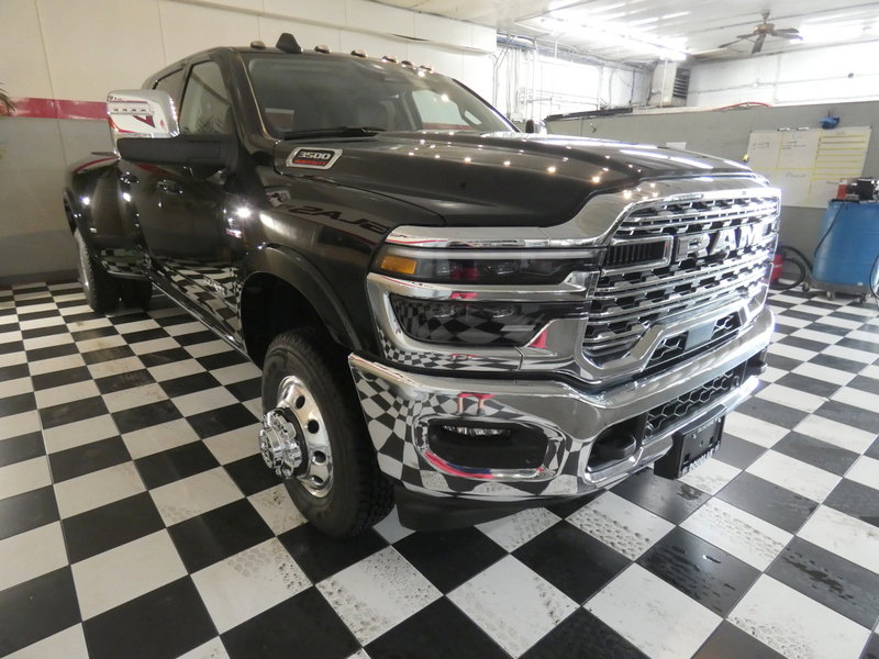 New 2025 RAM 3500 Longhorn image 3