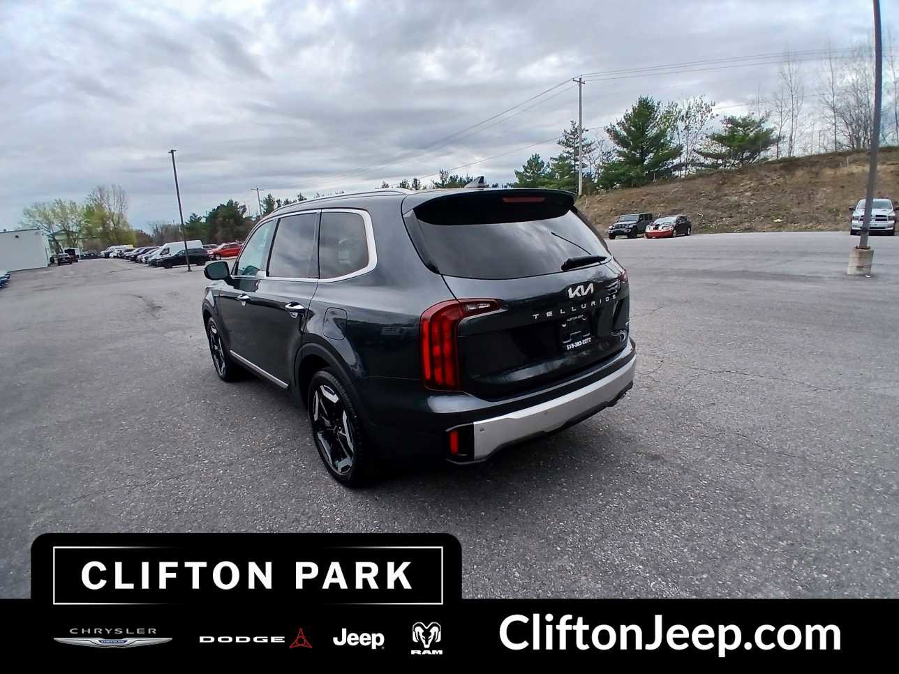 Used 2024 Kia Telluride S AWD/4WD image 6
