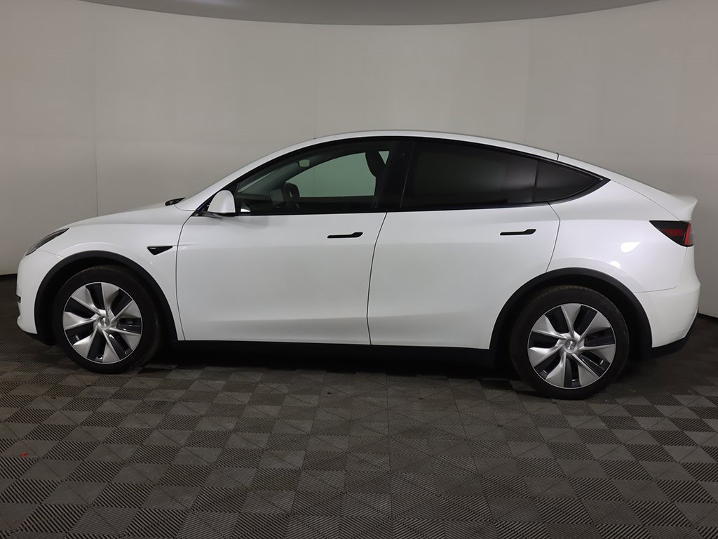 Used 2021 Tesla Model Y Long Range image 17