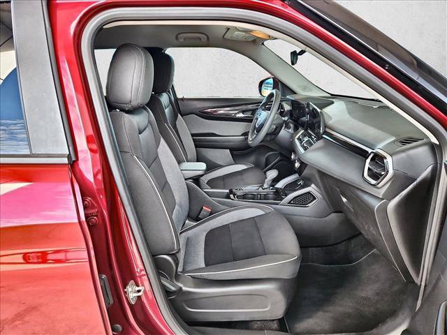 Used 2025 Chevrolet TrailBlazer LT FWD image 19