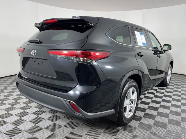 Used 2023 Toyota Highlander L image 10