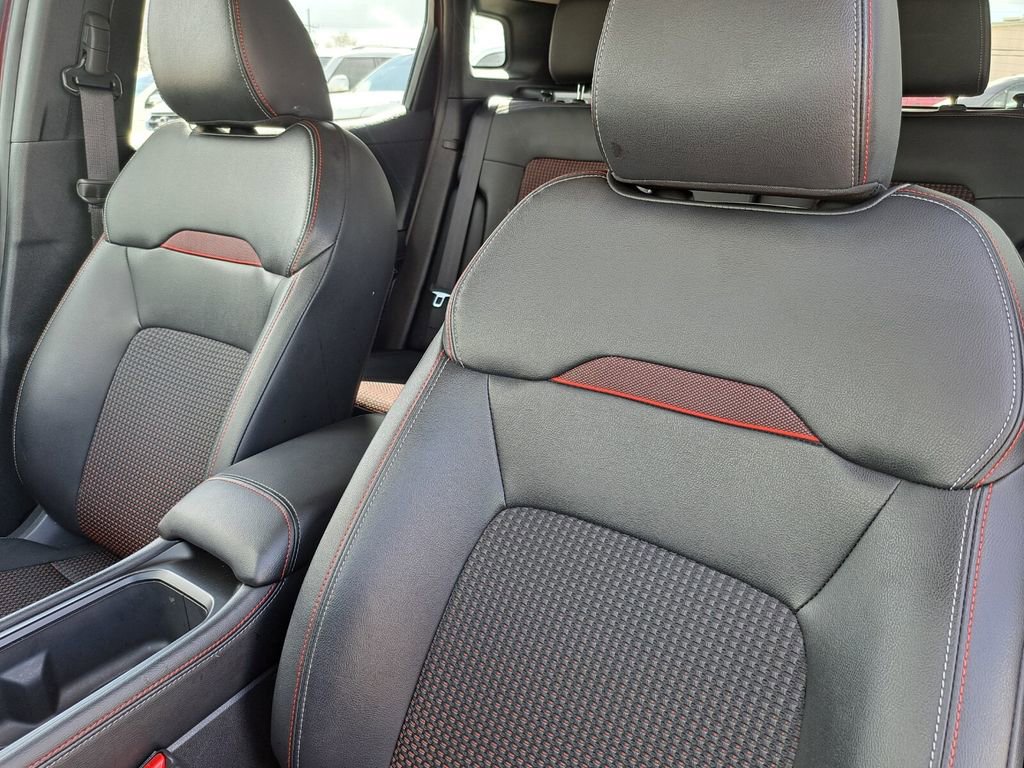 Used 2025 Nissan Kicks SR image 16