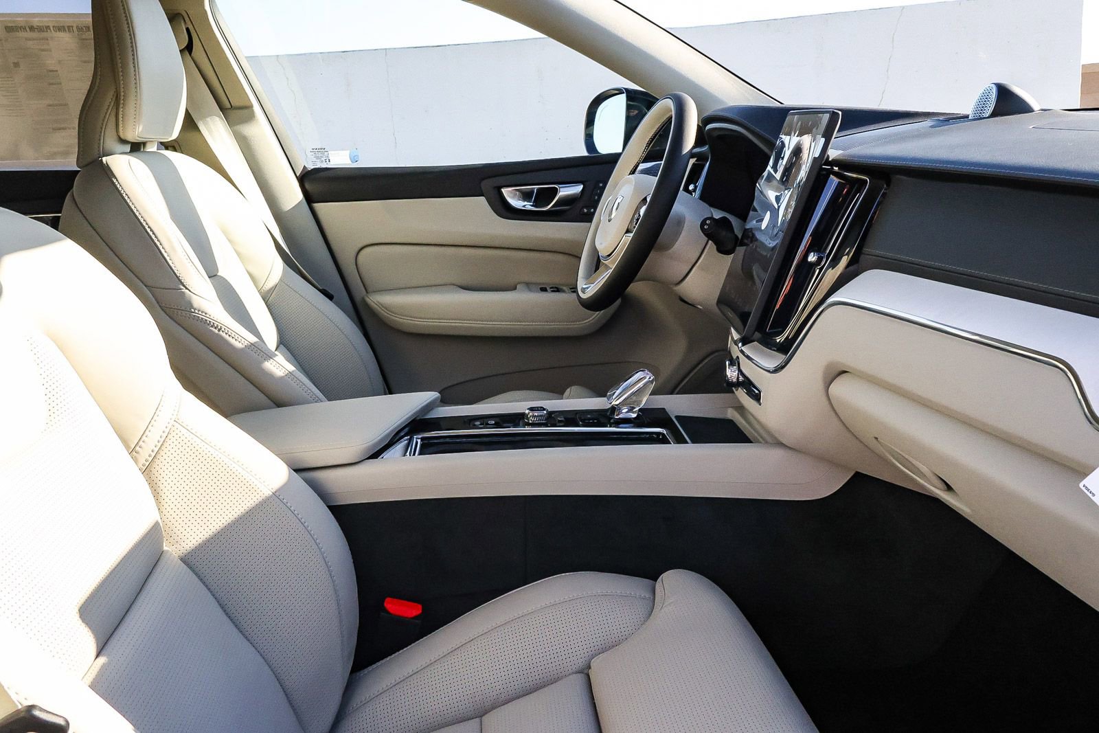 New 2026 Volvo XC60 T8 Ultra AWD/4WD image 18