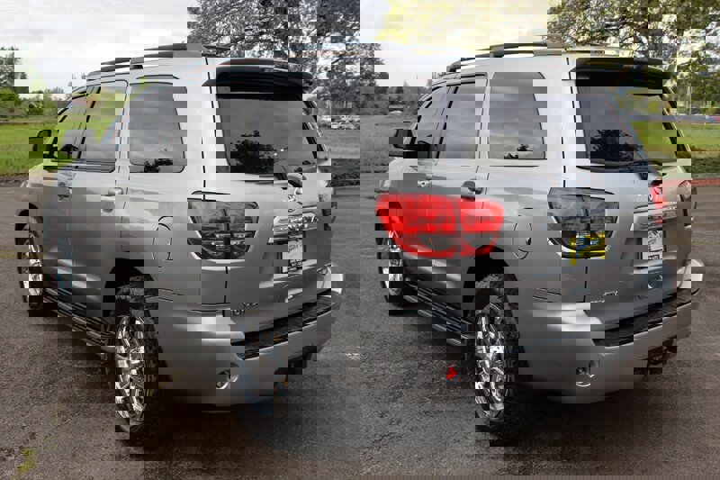 Used 2008 Toyota Sequoia SR5 AWD/4WD image 3