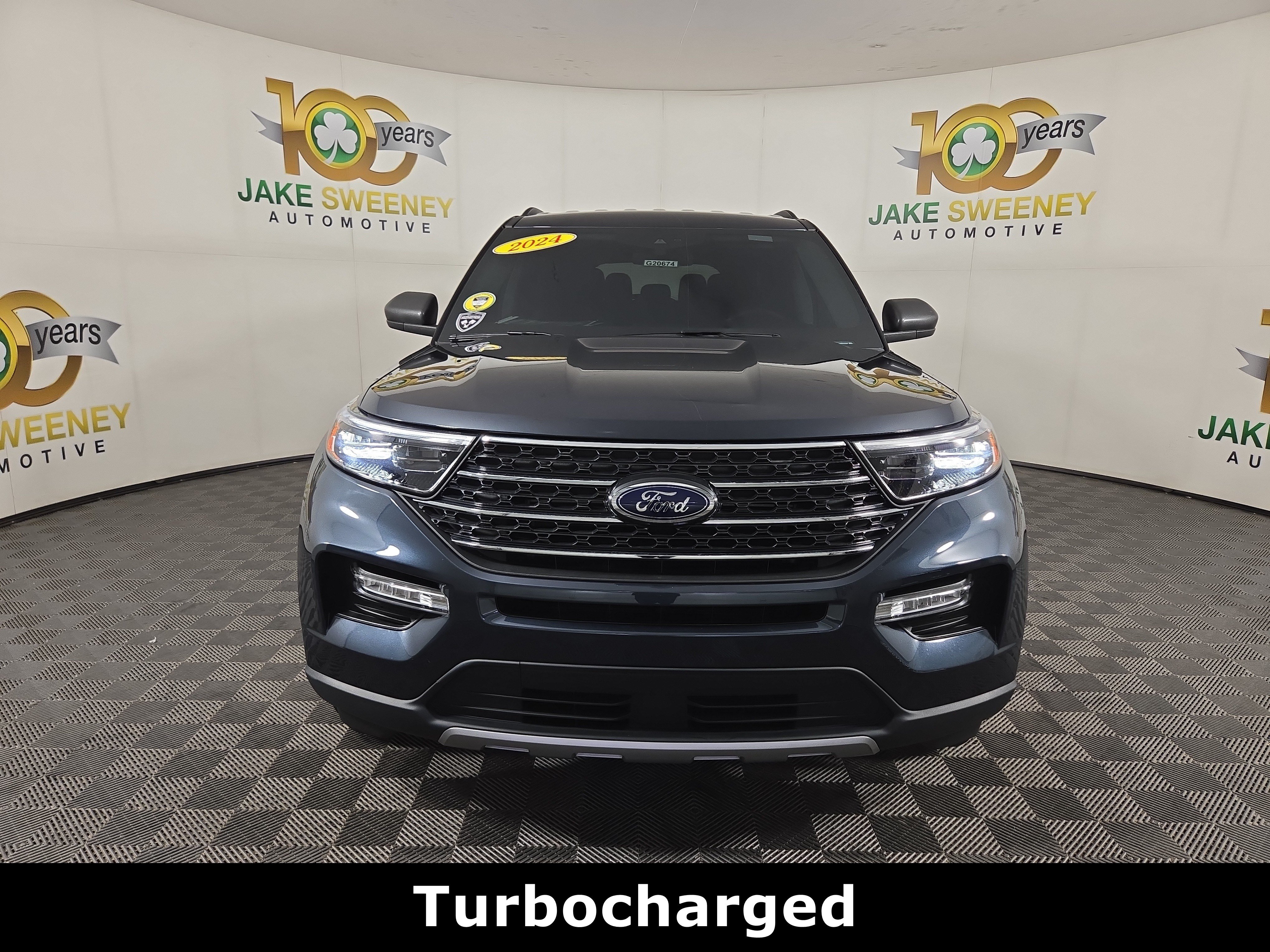 Used 2024 Ford Explorer XLT w/ Equipment Group 202A AWD/4WD image 2