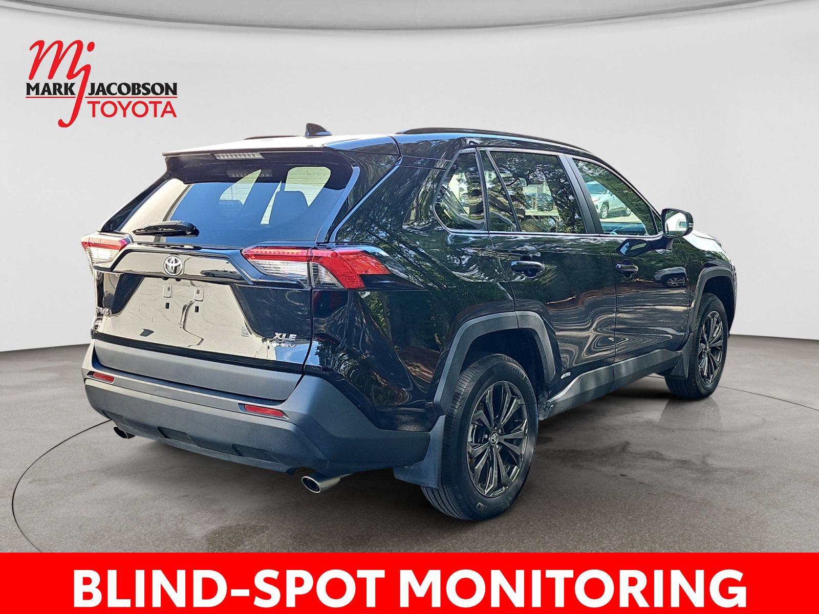 Used 2025 Toyota RAV4 XLE Premium w/ Weather Package AWD/4WD image 9