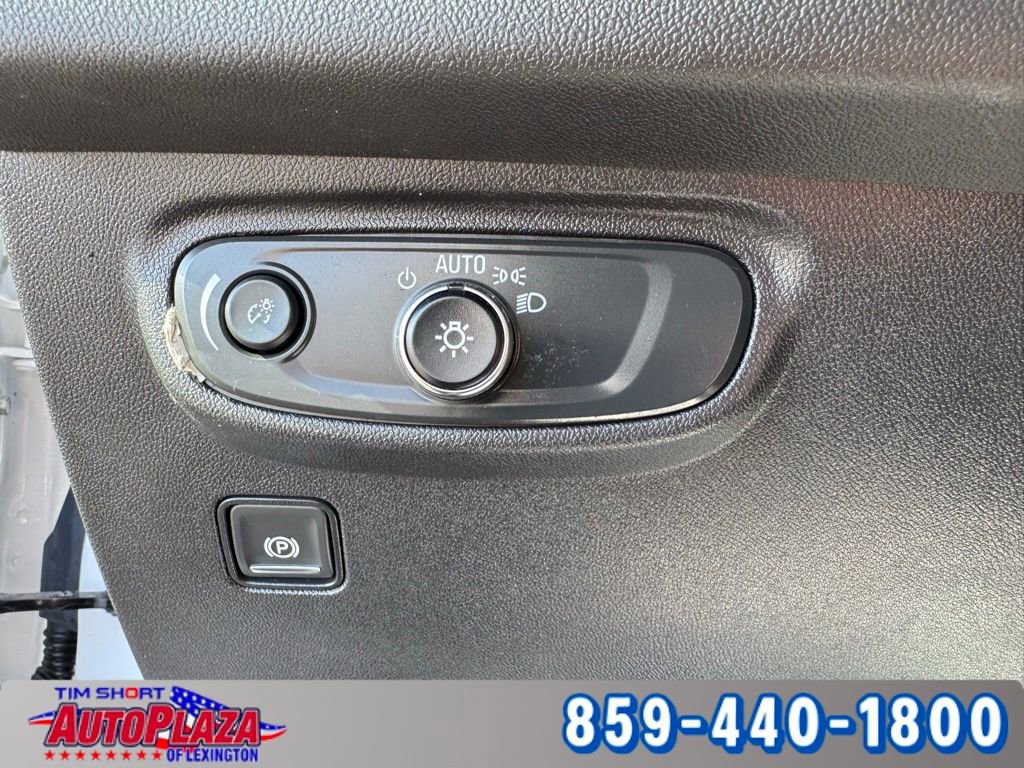 Used 2023 GMC Terrain SLE w/ Driver Convenience Package image 21