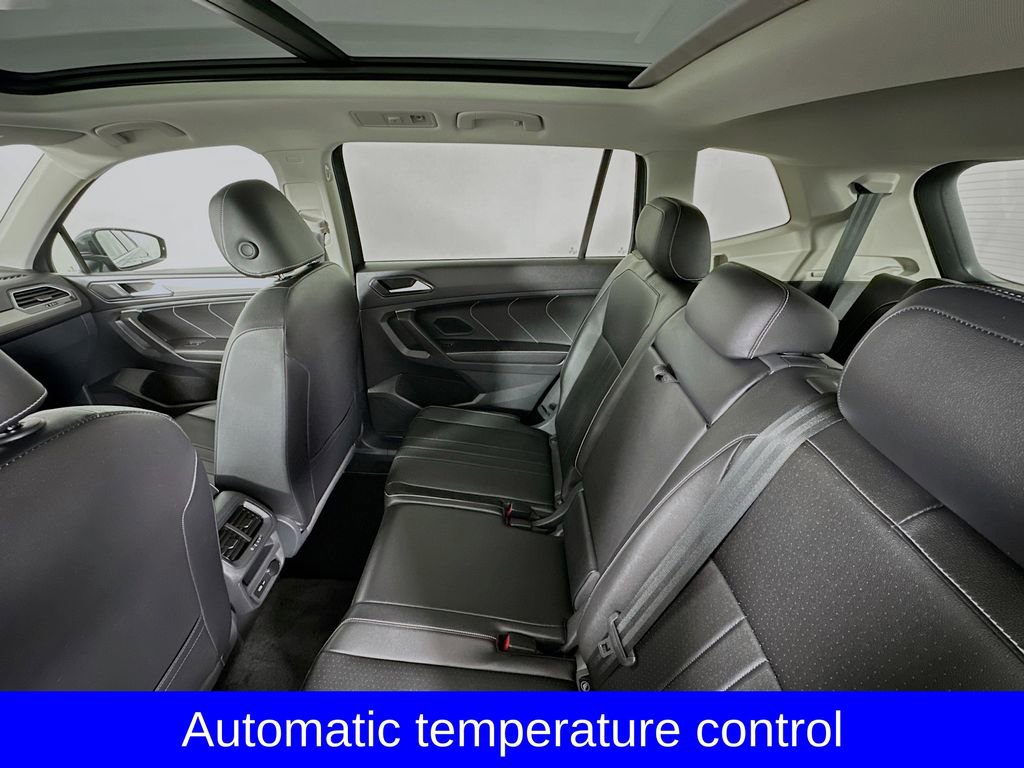Used 2024 Volkswagen Tiguan SE w/ Panoramic Sunroof Package image 24