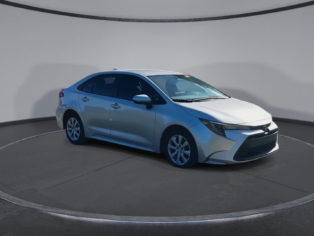 Used 2024 Toyota Corolla LE FWD image 2