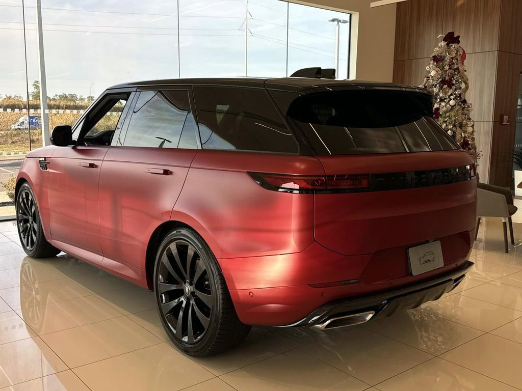 New 2025 Land Rover Range Rover Sport Dynamic SE image 3