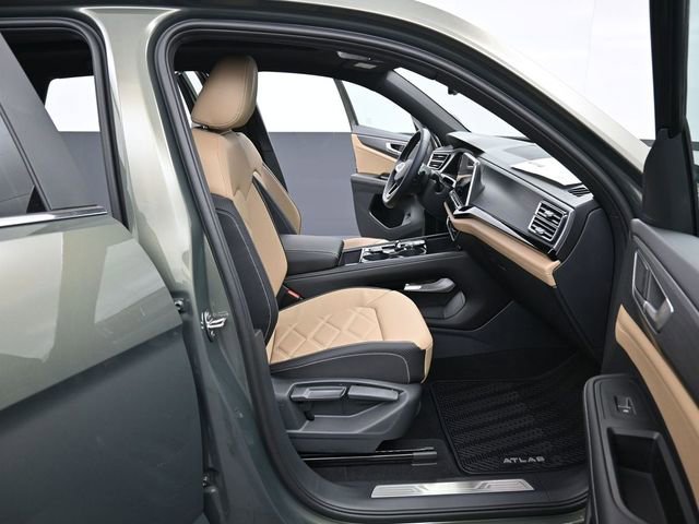 New 2026 Volkswagen Atlas Cross Sport SE image 14