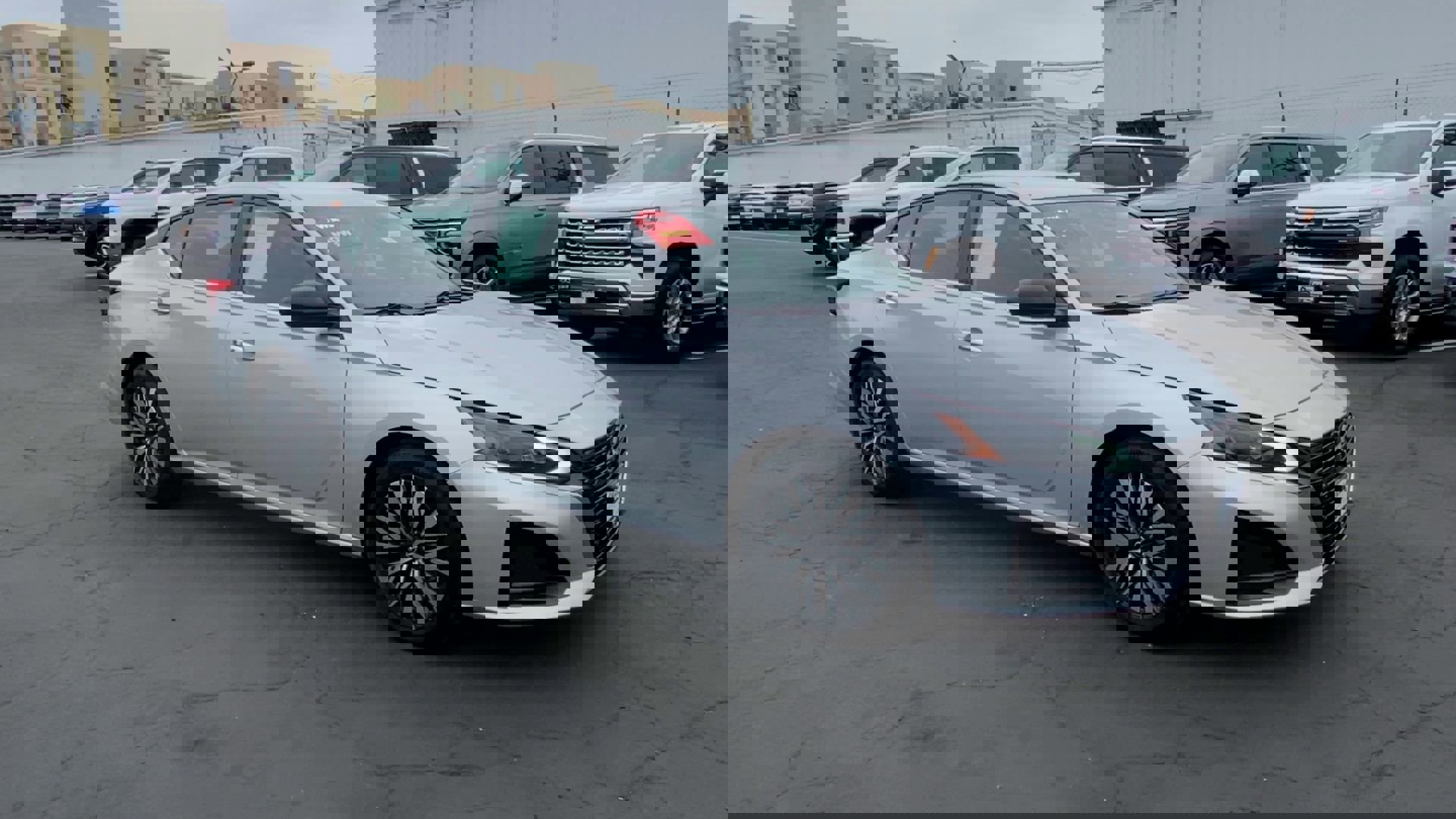 Used 2024 Nissan Altima 2.5 SV image 4