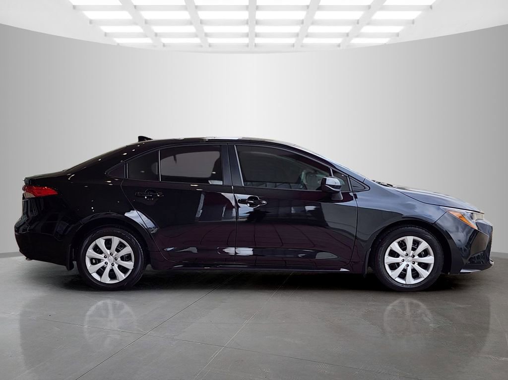 Used 2024 Toyota Corolla LE FWD image 3
