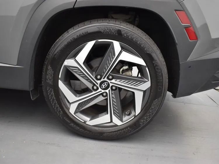 Used 2024 Hyundai Tucson Limited image 38