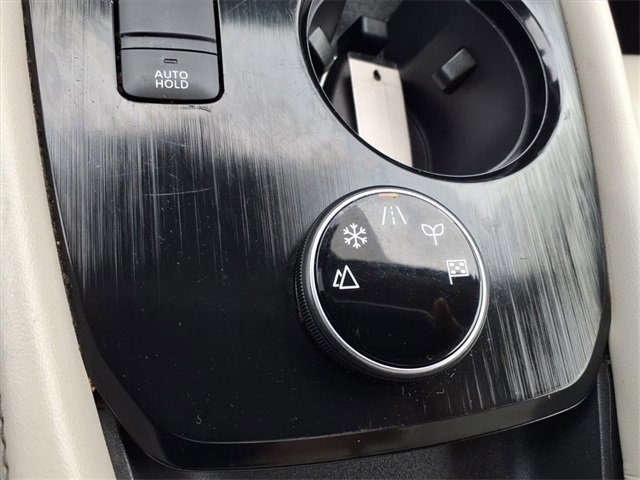 Used 2023 Nissan Rogue SL w/ SL Premium Package image 24