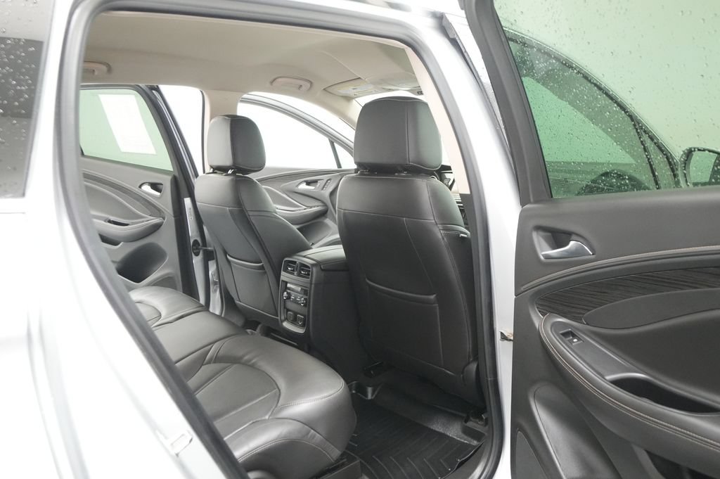 Used 2018 Buick Envision Essence AWD/4WD image 26