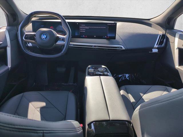 Used 2023 BMW iX xDrive50 w/ Sport Package AWD/4WD image 19
