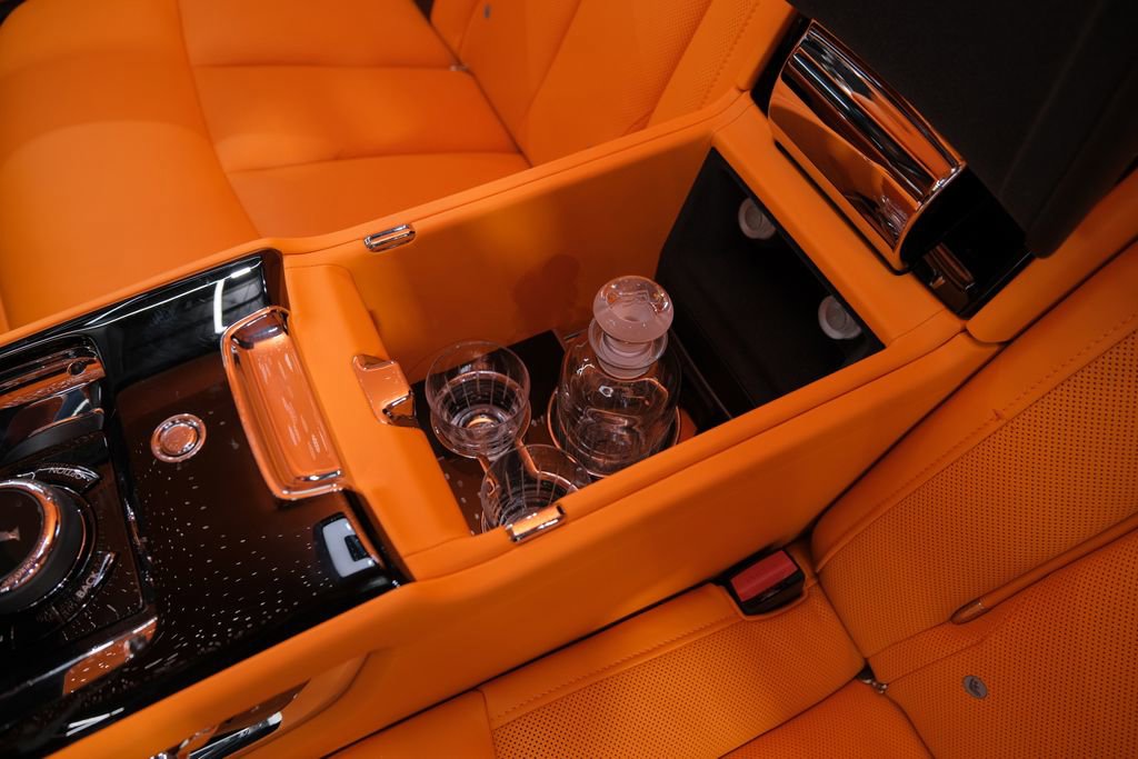 Used 2025 Rolls-Royce Phantom Sedan image 36