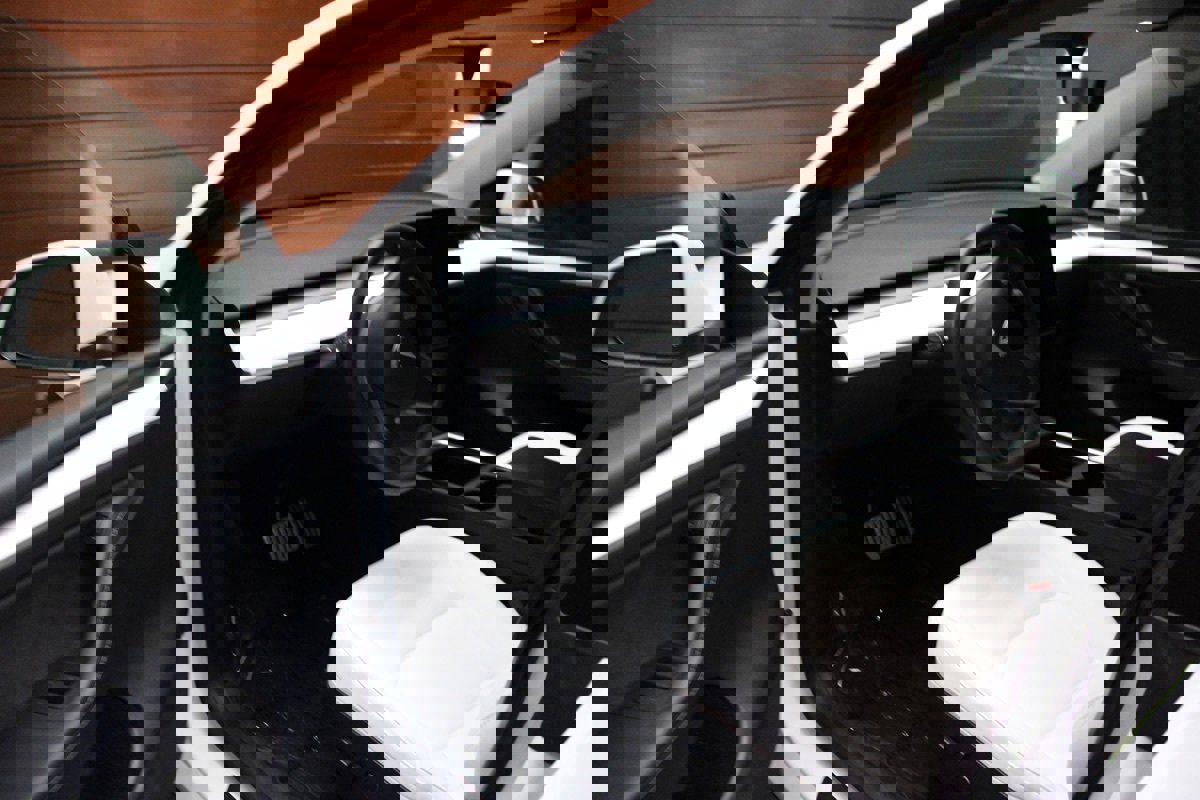 Used 2023 Tesla Model Y Performance image 15