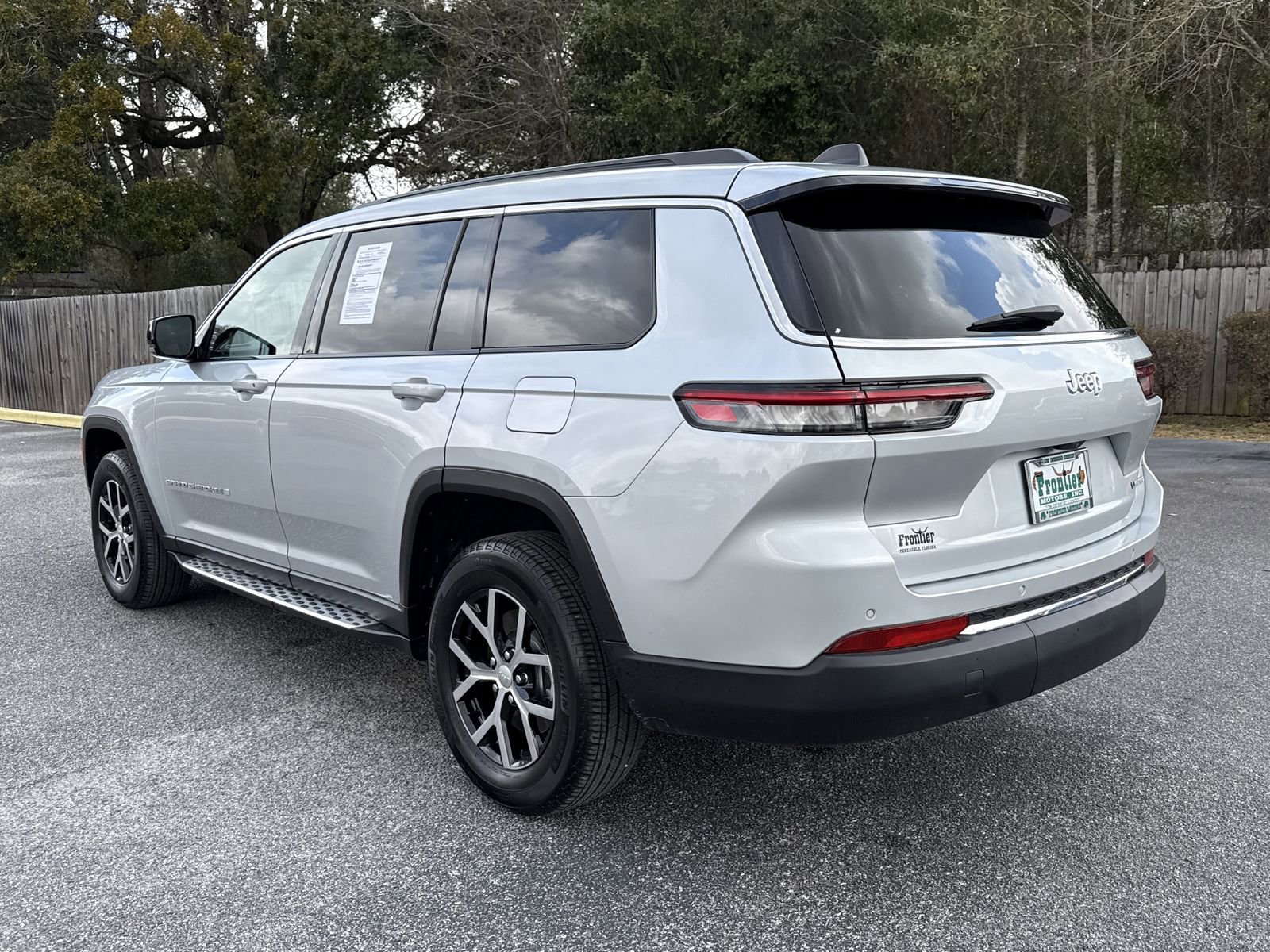 Used 2025 Jeep Grand Cherokee L Limited w/ Trailer Tow Package image 3