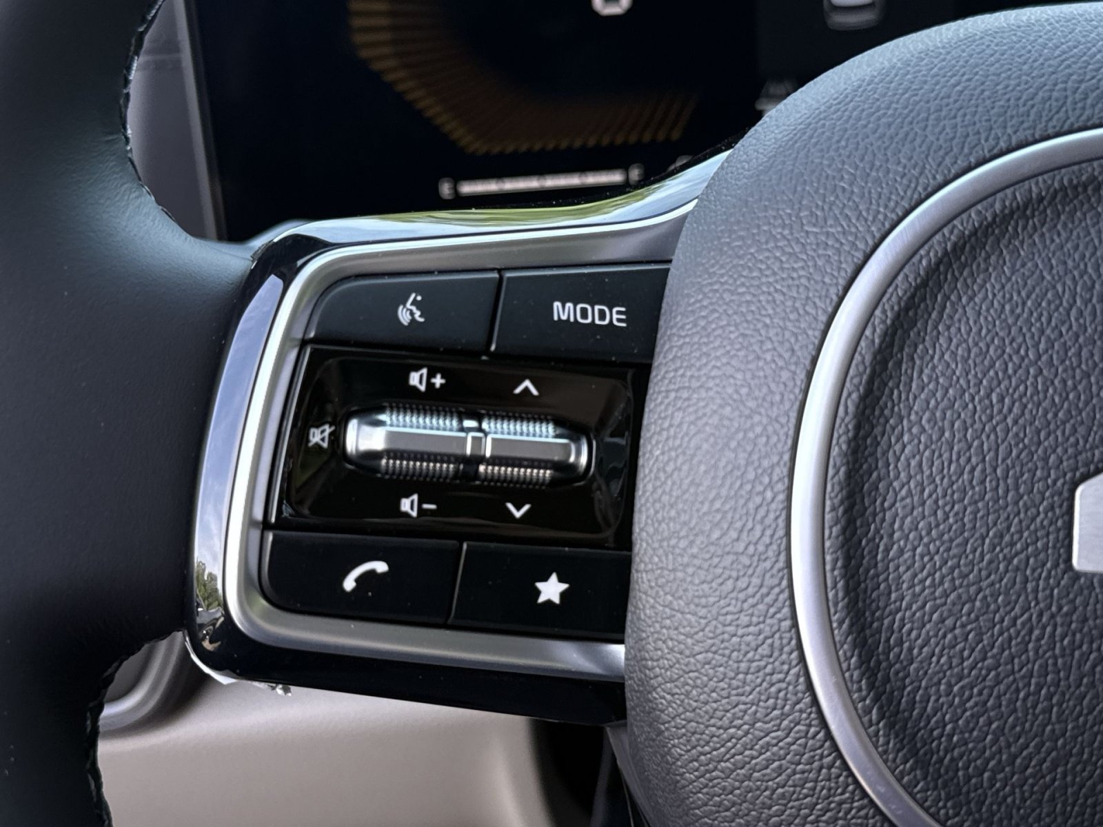 New 2026 Kia Carnival EX FWD image 37