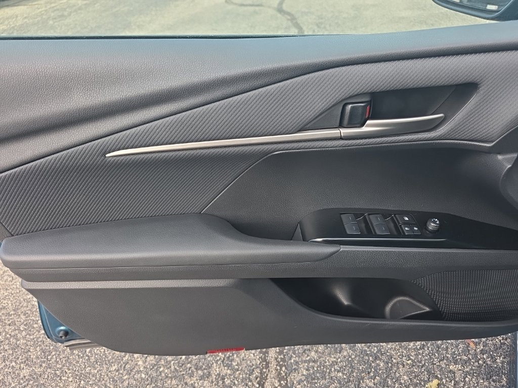 Certified 2025 Toyota Camry SE FWD image 14
