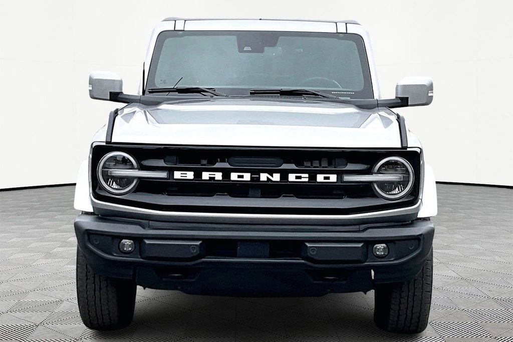 Used 2024 Ford Bronco Outer Banks image 3