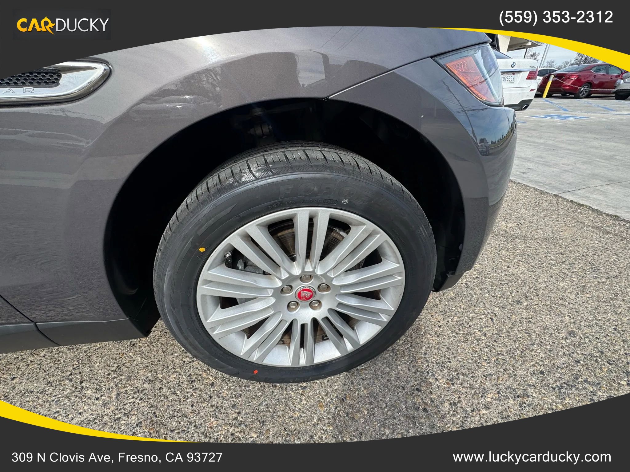 Used 2017 Jaguar F-PACE Premium image 27