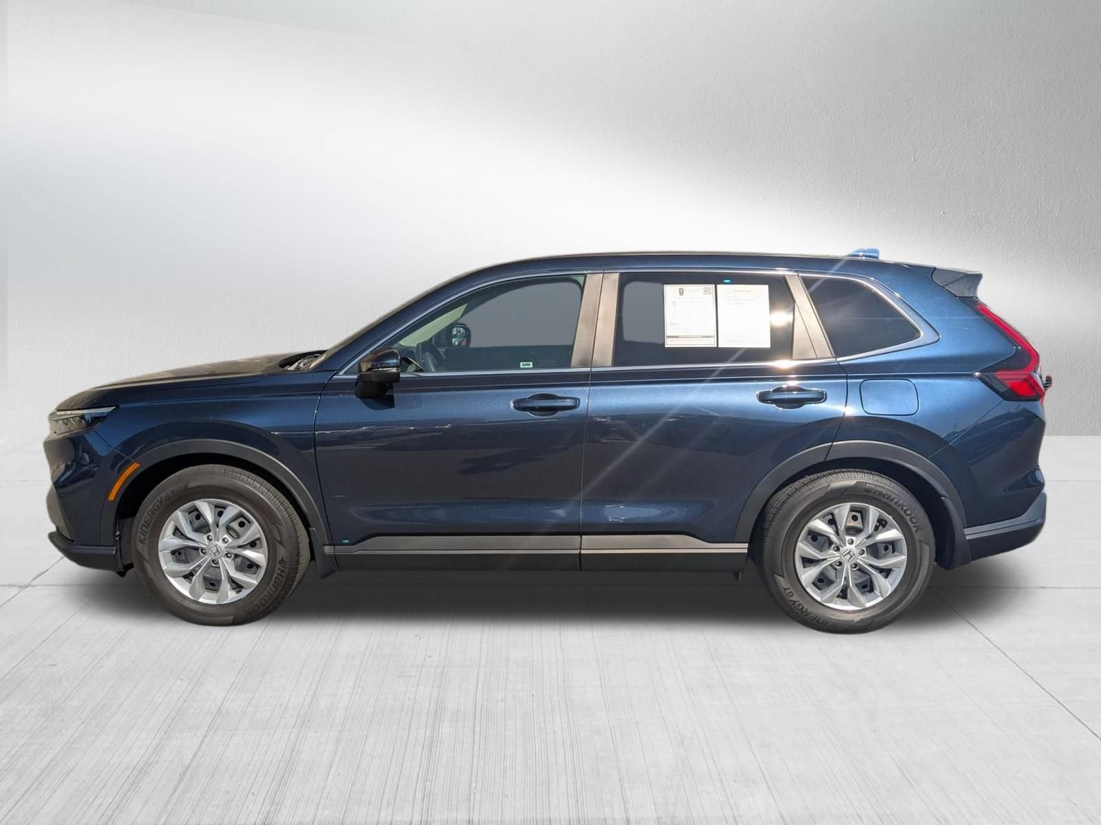 Used 2025 Honda CR-V LX image 2