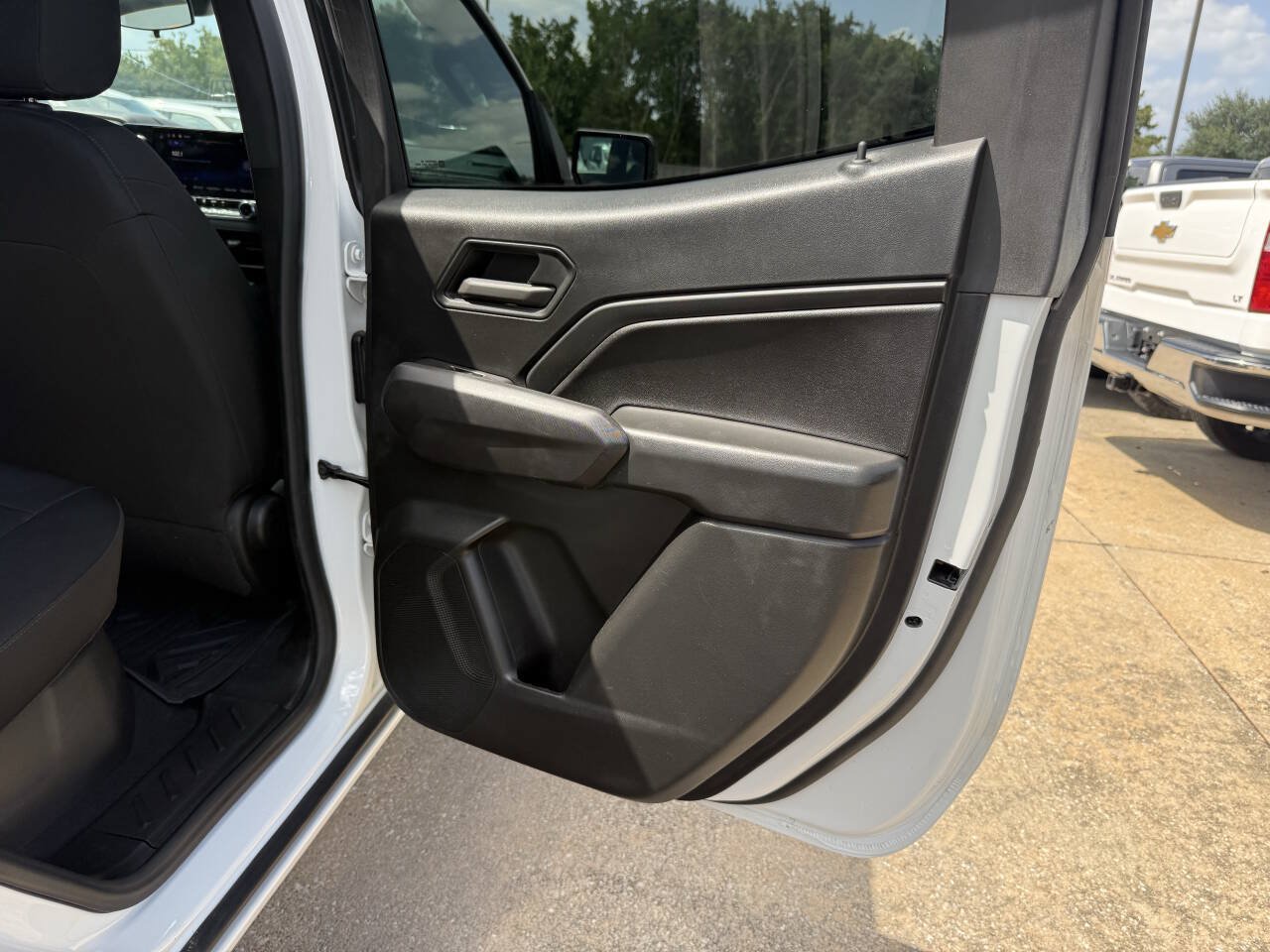 Used 2024 Chevrolet Colorado Trail Boss AWD/4WD image 16
