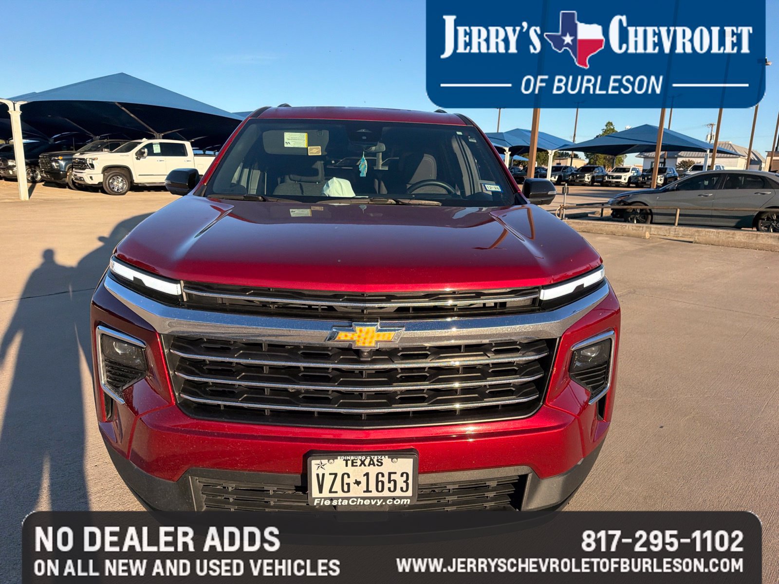 Used 2025 Chevrolet Traverse LT w/ Driver Confidence Package FWD image 2