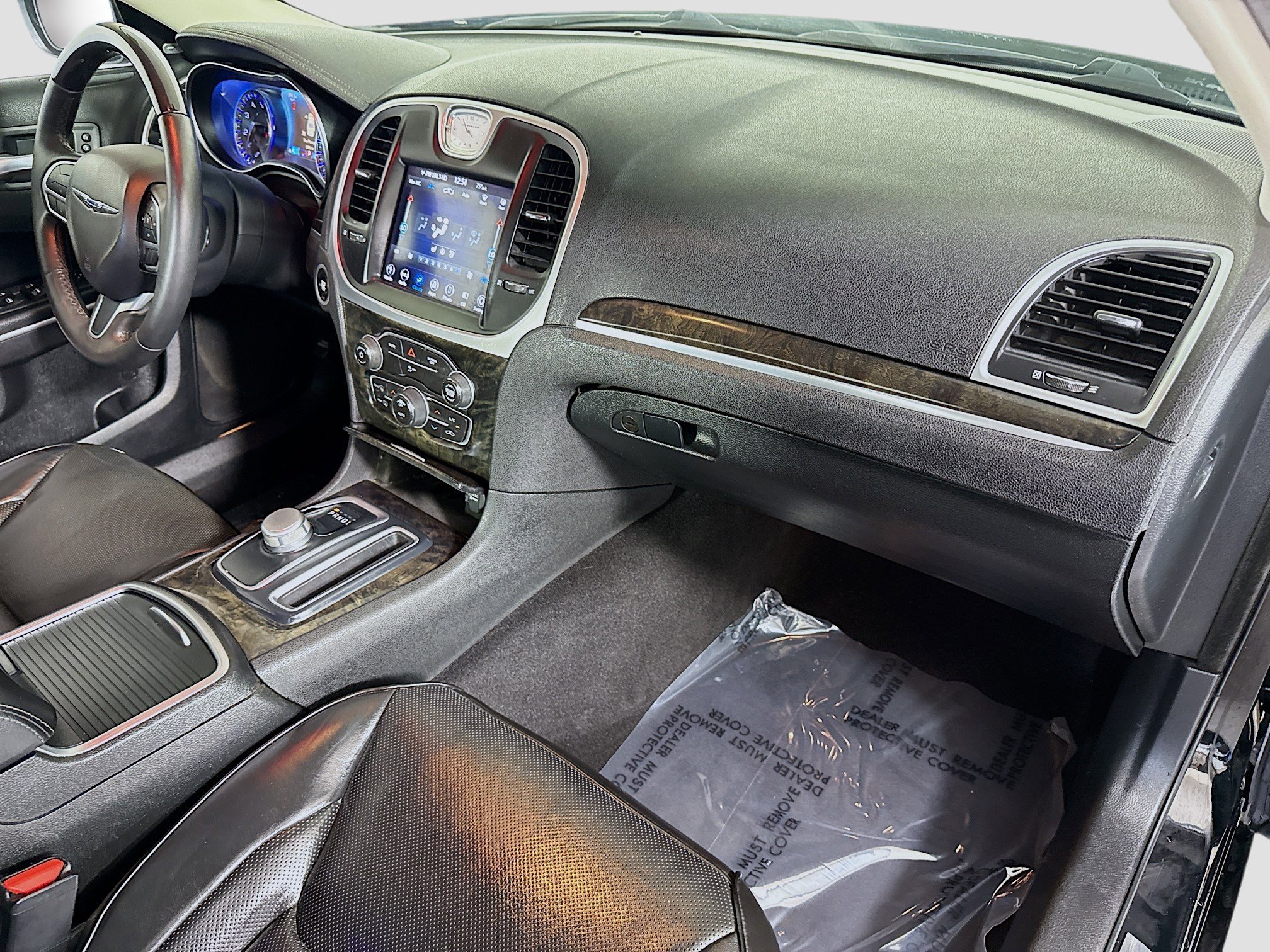 Used 2019 Chrysler 300 Limited image 30