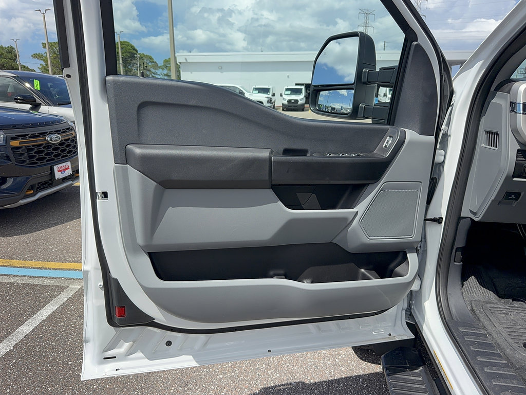 New 2026 Ford F550 4x4 Supercab Super Duty image 18