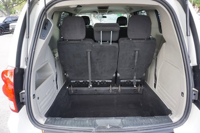 Used 2013 Dodge Grand Caravan SXT image 18