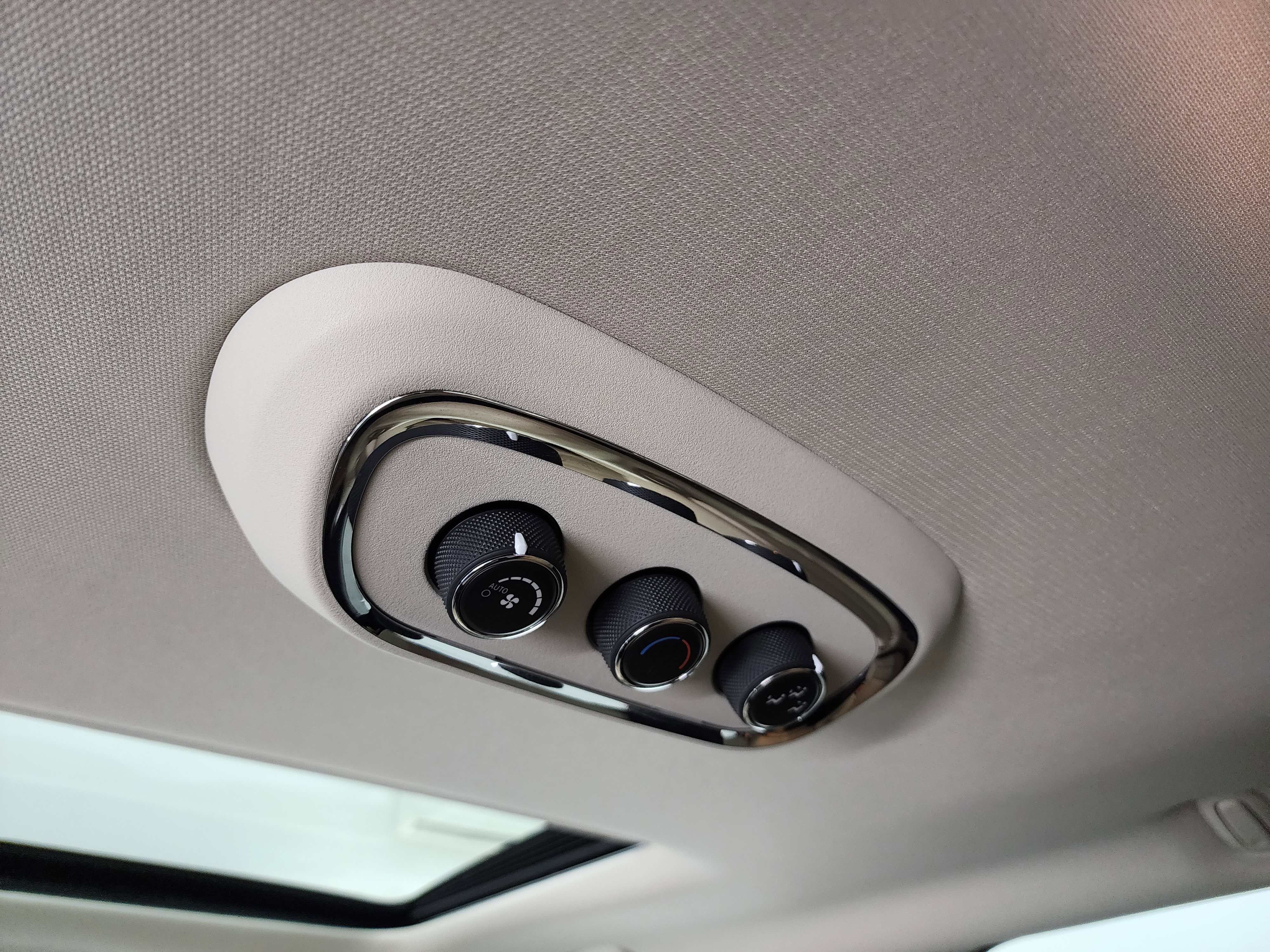 Used 2019 Dodge Durango Citadel w/ Technology Group image 34